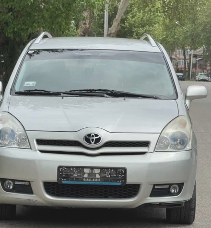 Лобовое стекло на Toyota Verso